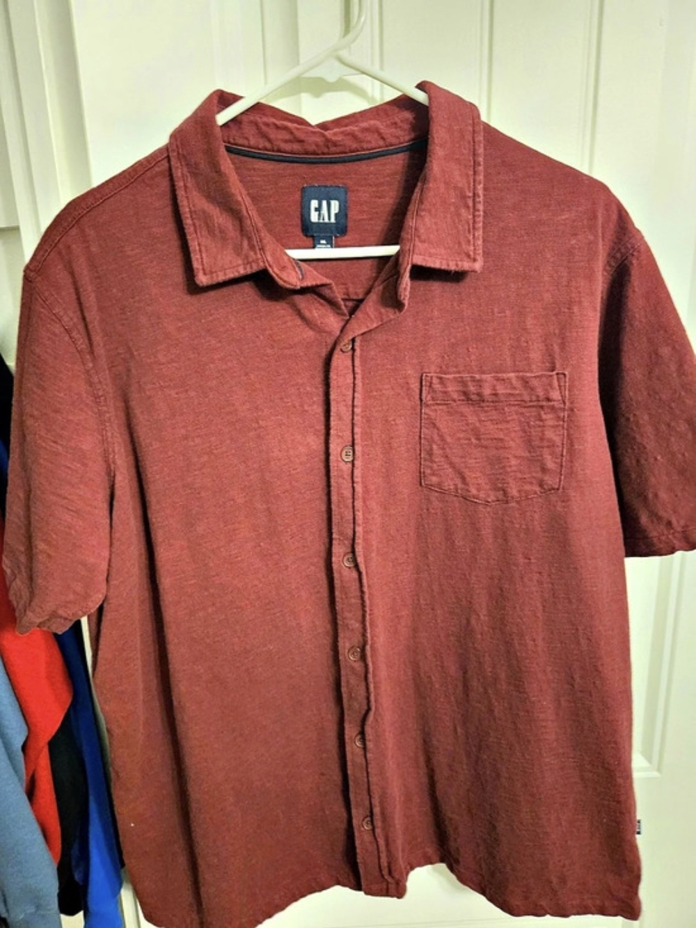 GAP Men’s XL 100% Cotton Burgundy Short Sleeve Button Up Shirt